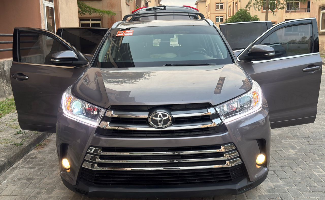 TOYOTA HIGHLANDER 2017 LE