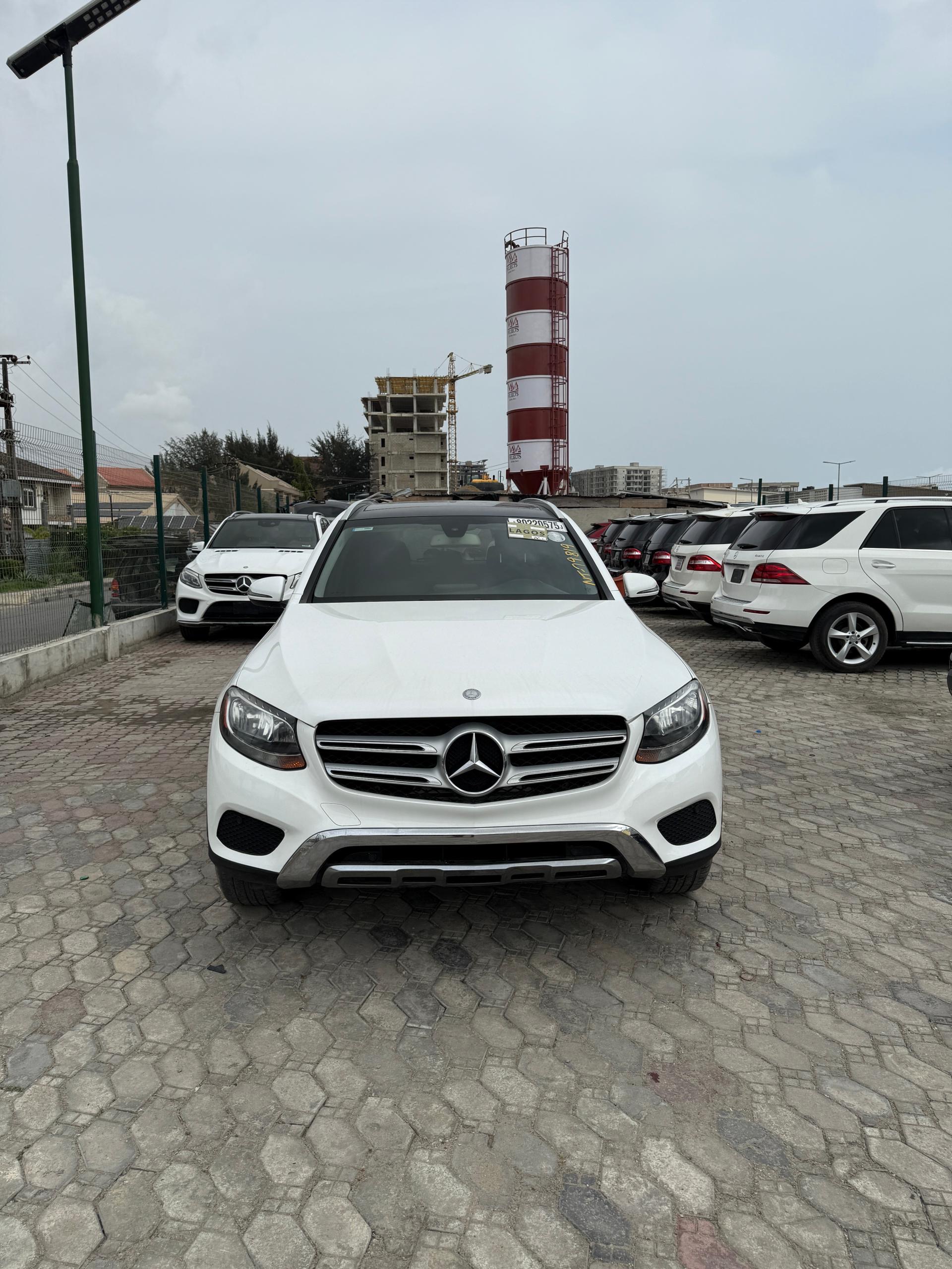 Mercedes Benz GLC300 2016
